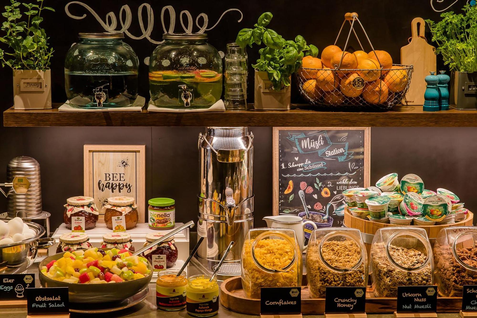 Motel One Stuttgart-Bad Cannstatt Ngoại thất bức ảnh